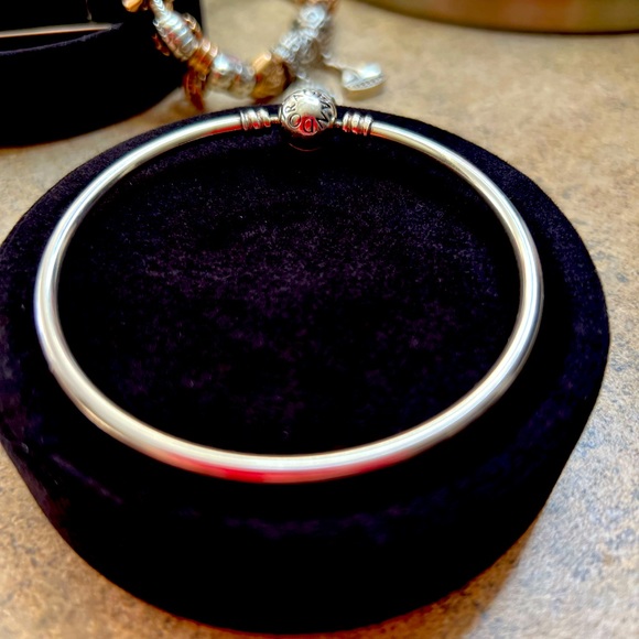 Pandora silver bangle - Picture 1 of 3